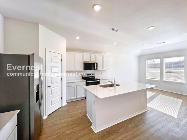 Photo - 116 E Sunbelt Ct