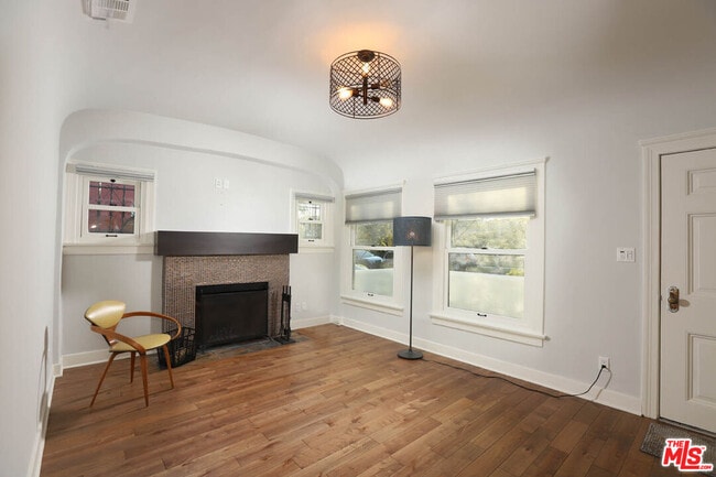 Photo - 752 N Las Palmas Ave