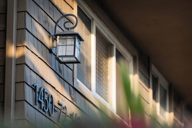 Elan Baylofts