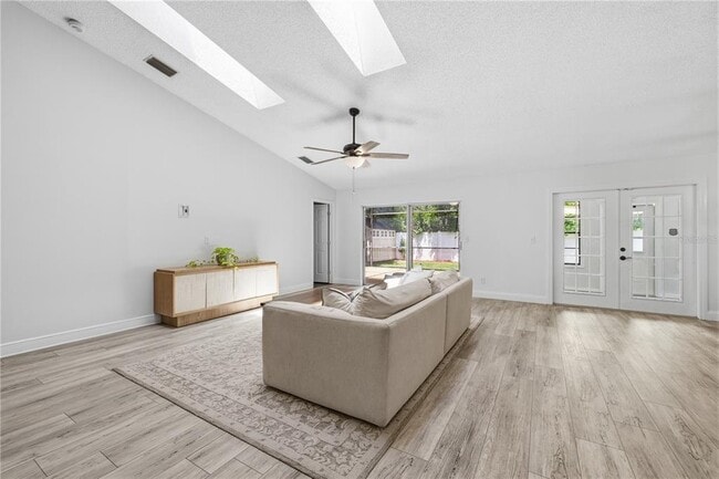 1570 Club Dr