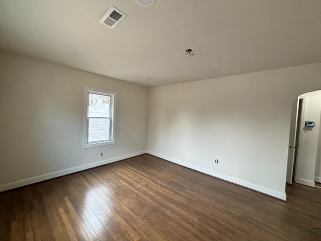 Photo - 1168 Lockland Ave