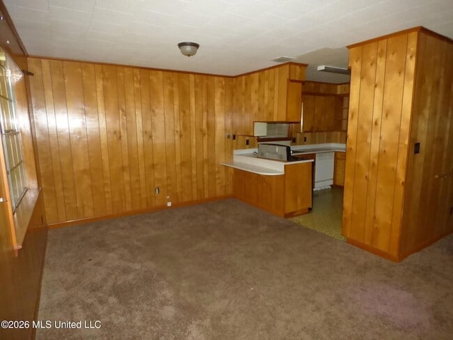 501 Maxine Ave