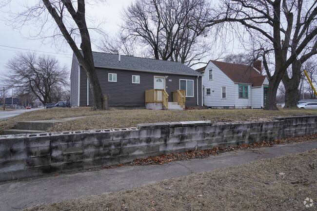 Building Photo - 1092 Hanley St Rental