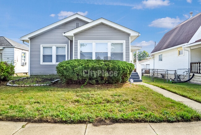 Photo - 1847 E Riverside Dr