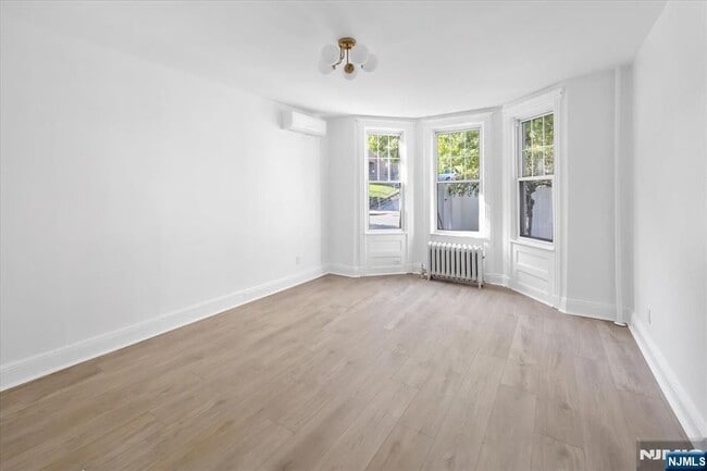 Photo - 46 Garden Pl