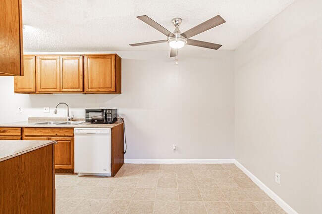 Photo - 10211 Ura Ln Unidad 6208