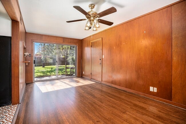 Photo - 6325 Rowan Ln