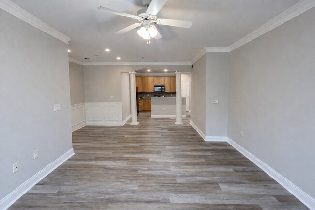 Building Photo - 4107 Stratford Commons Unit 4107