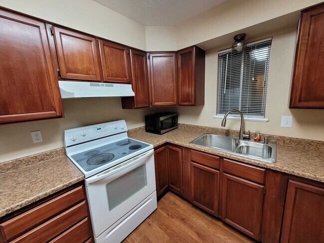 Photo - 115 W 1100 N