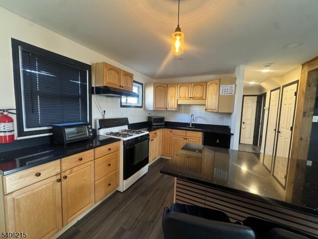 Photo - 2505 Girard Pl