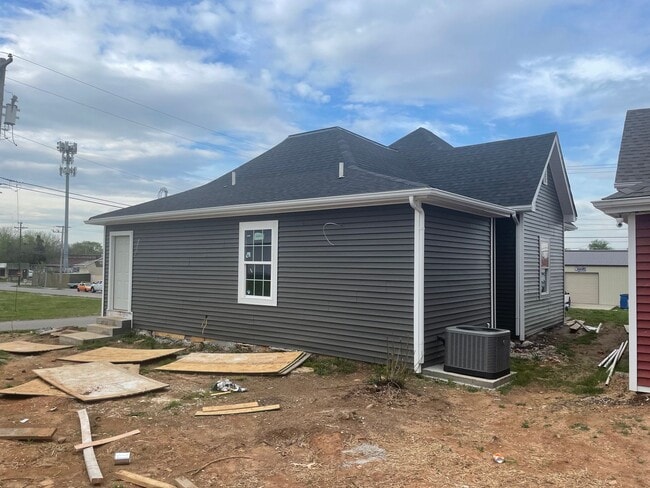 Photo - 139 W 10th Ave