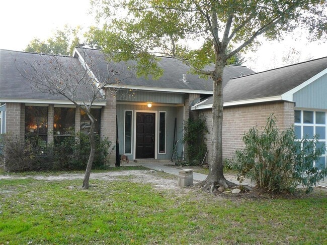 Building Photo - 21603 Meadowhill Dr Rental