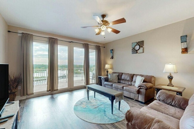 Building Photo - 9860 S Thomas Dr Unit ID1367041P