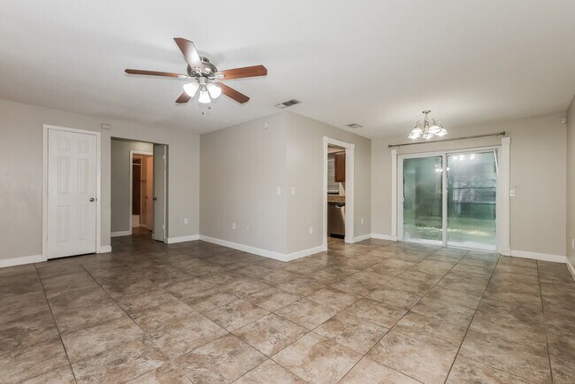 Photo - 614 Fox Lake Dr