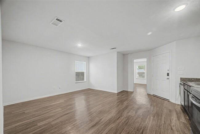 Photo - 5409 Nielan St
