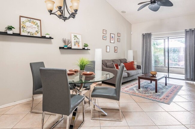 Photo - 134 Lakepointe Cir