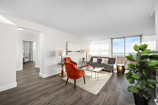 Photo - Promenade Gardens