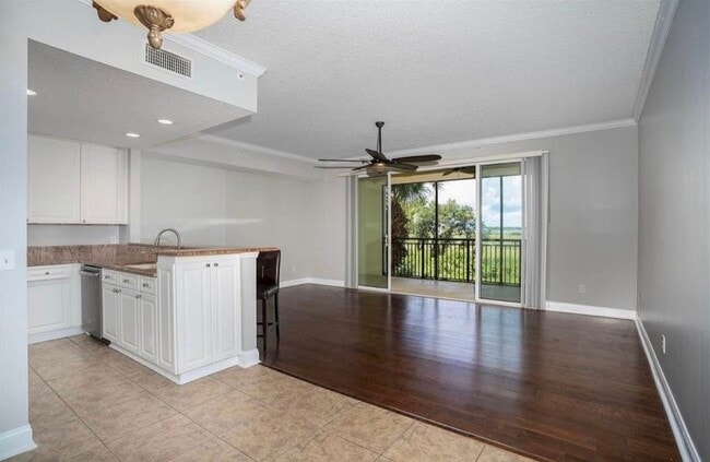 Photo - 1702 Windjammer Ln