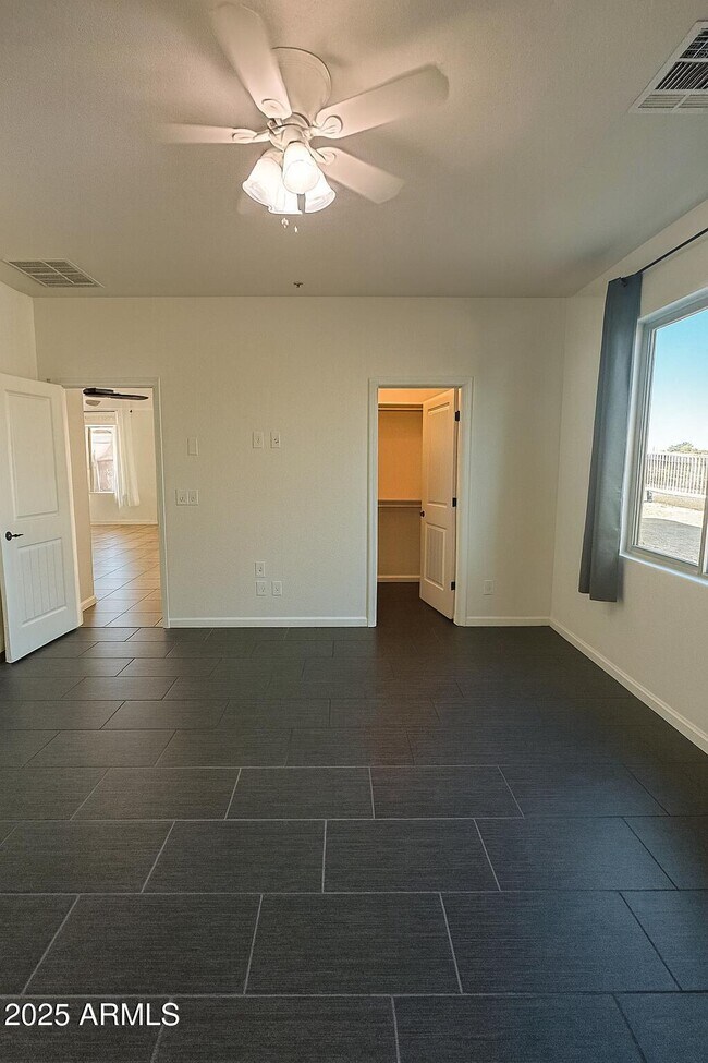 Photo - 910 S 199th Ln