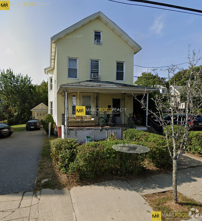 Building Photo - 76 Curtis St Rental