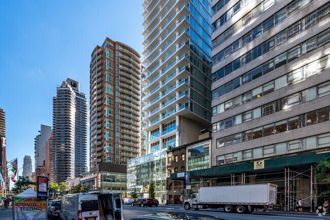 Photo - 200 E 59th St