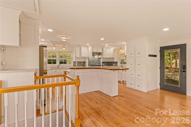 Photo - 118 Revere Dr
