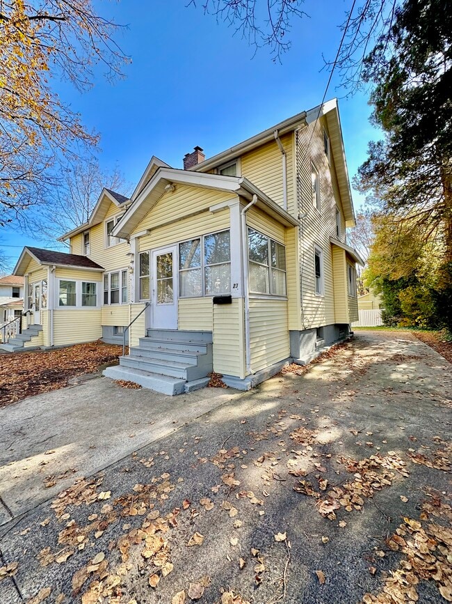 Building Photo - 23 Beecher Pl