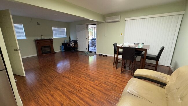 Building Photo - 4580 Sandmound Blvd Rental