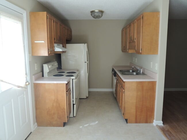 Photo - Charming 2-Bed, 2-Bath Townhouse in NW Kno...