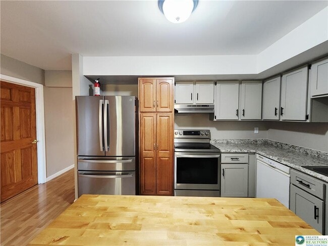 Photo - 241 Willow St