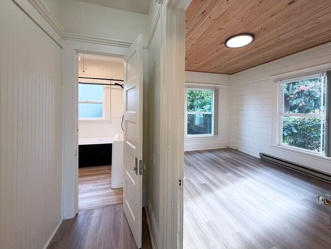 Photo - 577 Madison St