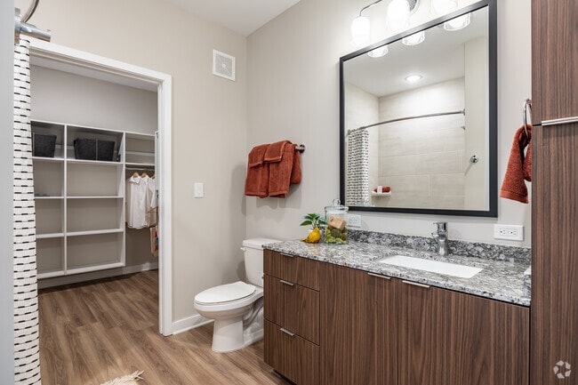 2BR, 2BA - 1066SF