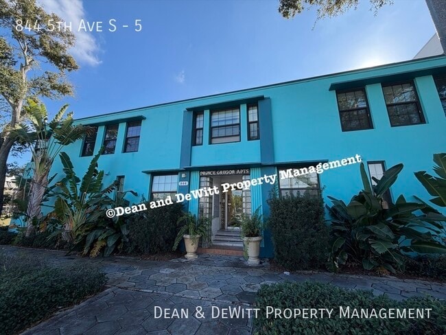 Building Photo - 844 5th Ave S Unit 5