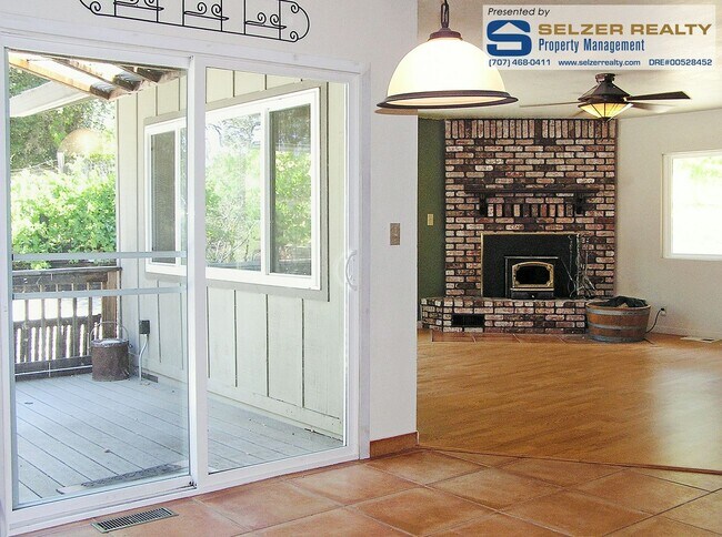 Photo - Roomy & fully equipped 4+ bd. home in Deerwood Estates!