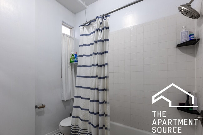 Photo - 2517 N Ashland Ave Unit 1