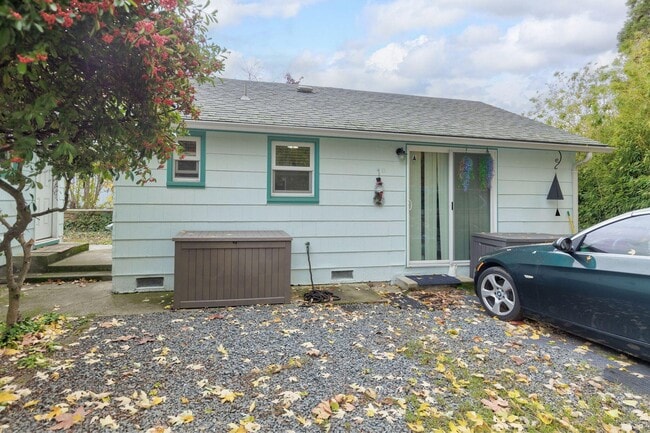 Photo - 916 NE 11th St