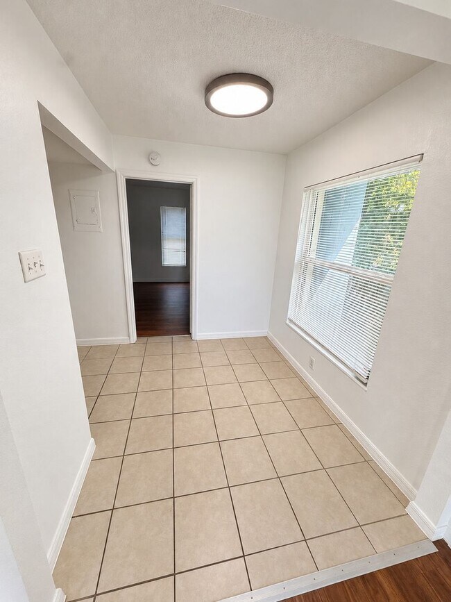 1751-2 NE 2nd Street-
