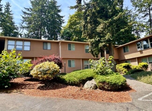 Building Photo - 1201 SW Harrier Cir Unit 102