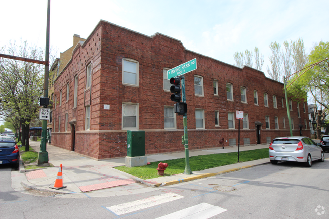 Building Photo - 4004 N Hamlin Ave Unit 1 Rental