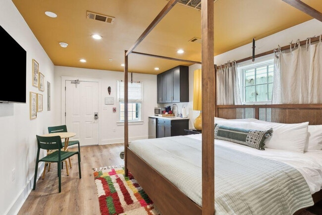 Photo - 1738 N Rampart St Unidad ID1368481P