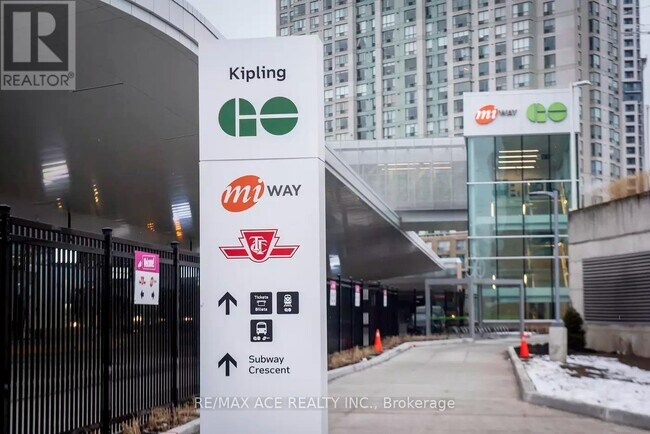 Photo - 30 Samuel Wood Wy Unité 706