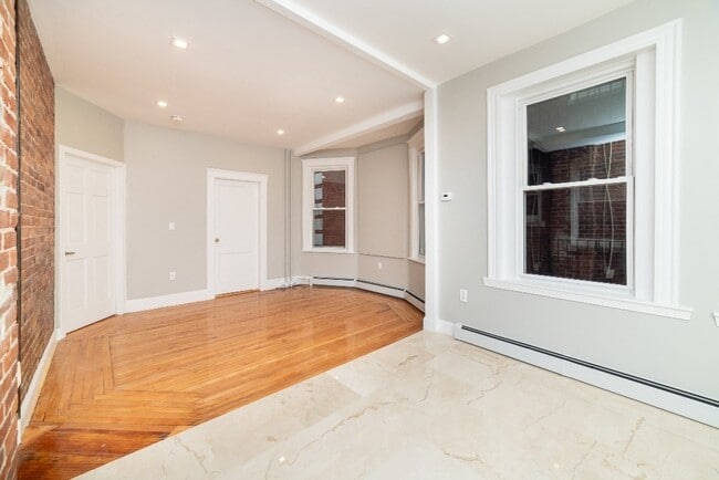 Photo - 232 Hanover St Unit #3