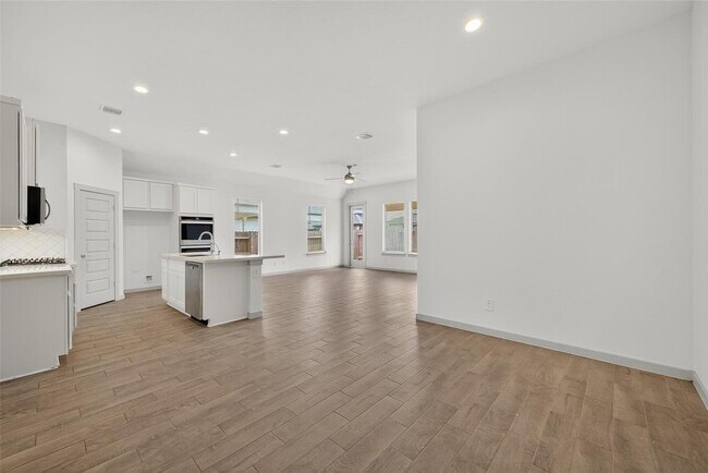 Photo - 29215 Pikes Peak Dr