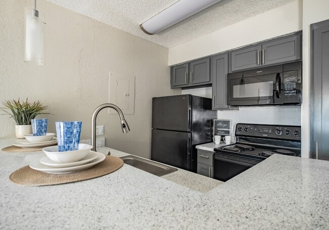 Dallas Apartments – Gourmet Kitchen with Granite Countertops
