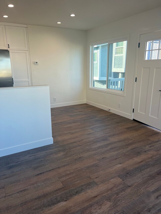 Photo - 1605-1/2 Blossom Lane