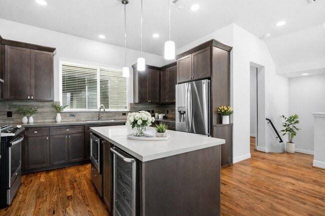 Photo - 1007 W 17th St