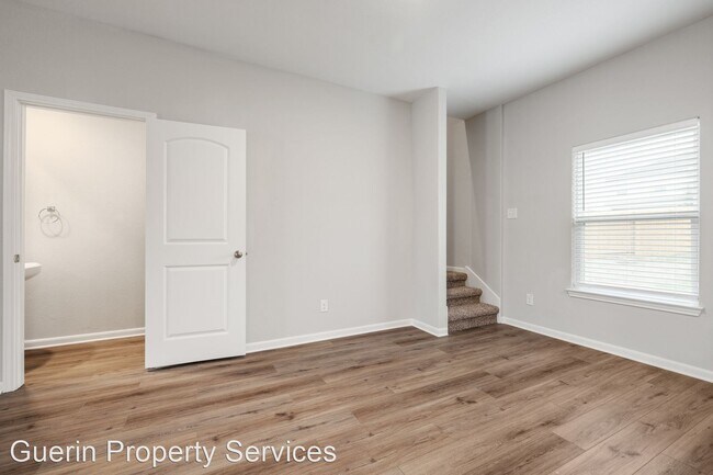 Photo - 3 br, 2.5 bath House - 9234 Foxing Bluff