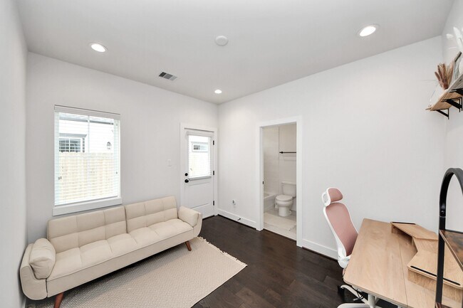 Photo - 5502 Wheatley St