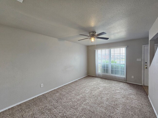 Photo - RENT SPECIAL - AVAILABLE NOW! Unit 4601 Hudson Drive - D