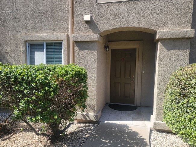 Building Photo - Adorable 2 bedroom 2 bath condo